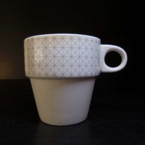N9401 vintage porcelain - sg,