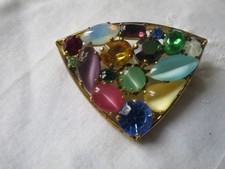 BROCHE VINTAGE - PIERRES TAILLEES et PÂTE DE VERRE