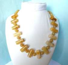 Collier en Jade jaune de Nouvelle Zélande-49cm-429.Cts-Argent massif