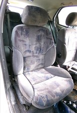 siége avant droit pour