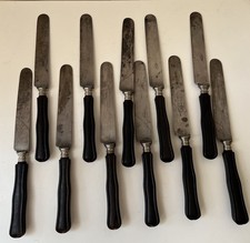 Ensemble de 11 couteaux de