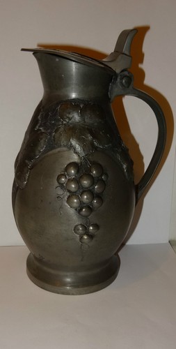 Beau pichet etain style art - en,