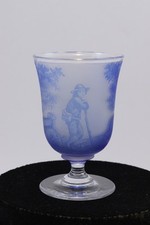 Verre calice cristal St Louis gravé camaïeu bleu scène pastorale berger moutons