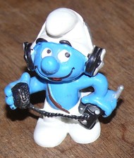 figurine schtroumpf radio