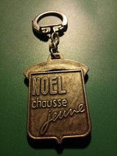 ANCIEN PORTE CLES YOUNG BANJO NOEL CHAUSSE JEUNE