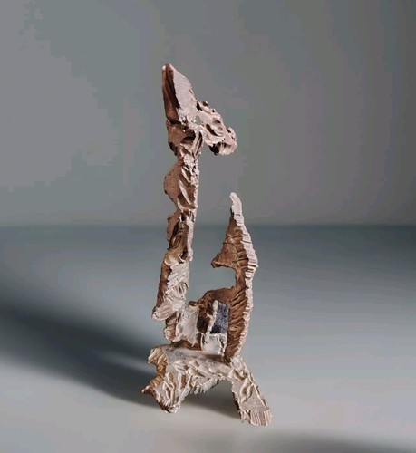 Belle sculpture brutaliste - brutaliste, en
