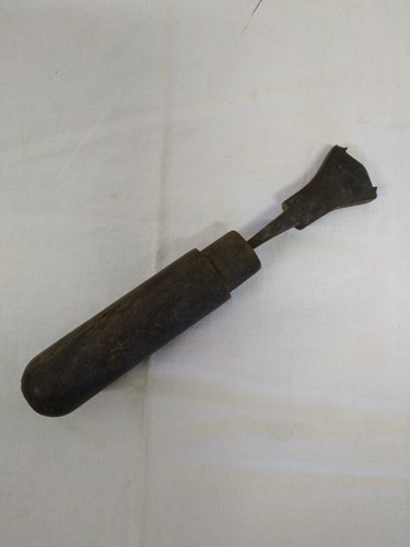 Outils ancien pour cuir - ancien, le