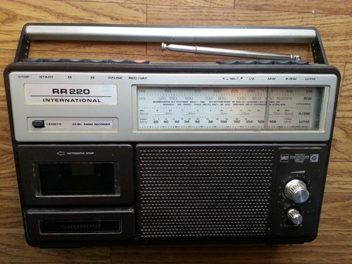 Ancien radio cassette recorder - ancien,