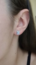 Boucle d'oreille or blanc 18 carats diamant 0,59 carats 1.79 grammes- 2700€ 