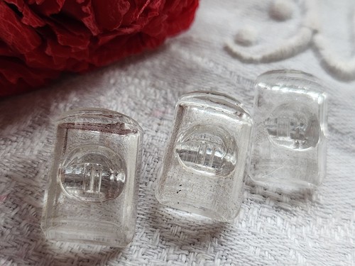 Trio boutons anciens - , en