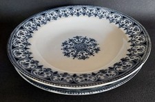 Paire d'assiettes un creuse et