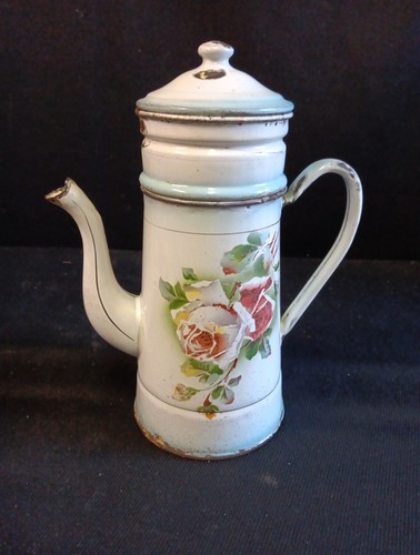 Petite cafetière émaillée