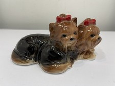 Figurine en porcelaine chien