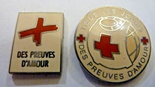 Pin associations croix - , /