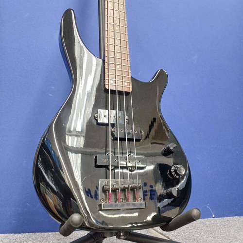 Guitare basse électrique