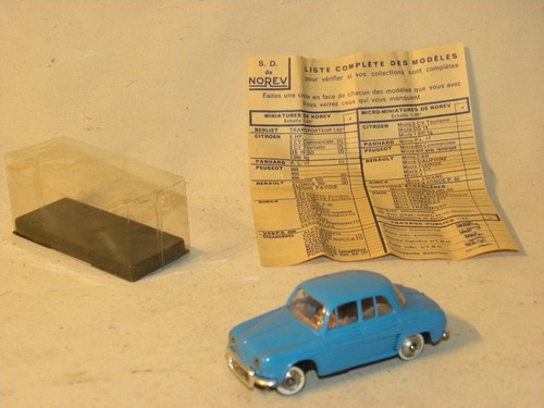 Ancienne voiture miniature - voiture,