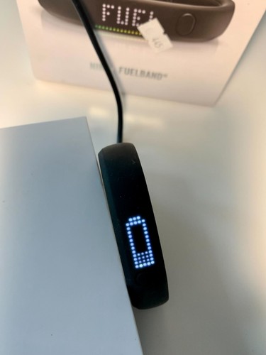 Nike fuelband fitness tracker - nike+,