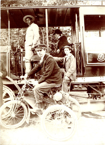 Automobiles circa 1895 - , 1900