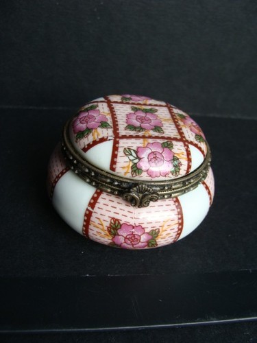 Boite pilule porcelaine - boite,