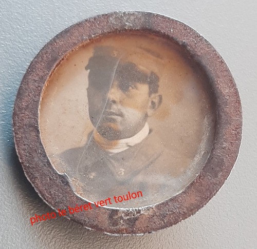 Ww1 petite broche photo poilu - petite,
