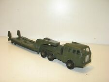 DINKY TOYS,  Camion berliet porte char militaire trés bon état V