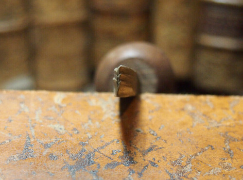 Fine gilding iron bronze - iron.,