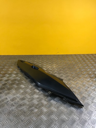 Demi coque arrière - , droite