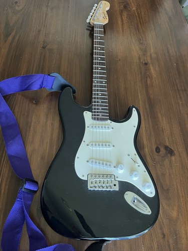 Squier fender affinity - by,