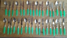 36 couverts Inox : cuillères fourchettes couteaux manche en plastique vert