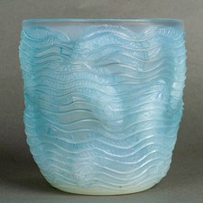 Vase Dauphins Verre Opalescent