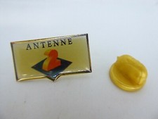 Pin's Pins Pin Badge TELEVISION TV - ANTENNE 2 - A2 - FRENCH OLD TV CHANNEL - 