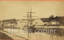 QUIMPER vers 1870 les quais bateau navire CDV par Foulquier Finistère Bretagne