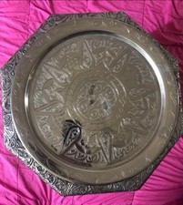 Guéridon En Argent Ciselé 