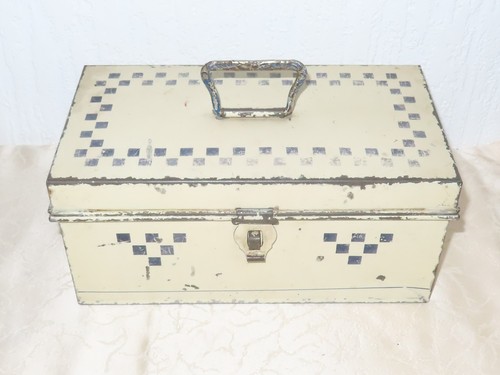 Boîte fer vintage - boîte, en