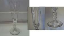 1 ANCIENNE FLUTE A CHAMPAGNE CRISTAL  A COTES PLATES
