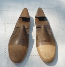 Embauchoirs en bois anciens -