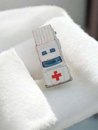 Véhicule miniature ambulance