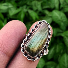 Bague pierre précieuse