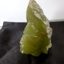 sculpture tete amerindienne  en pierre onyx vert