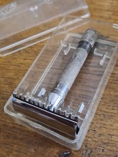 RASOIR MECANIQUE LERESCHE  FRANCE AVEC SA BOITE D'ORIGINE