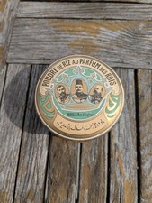 Boite à poudre de riz art