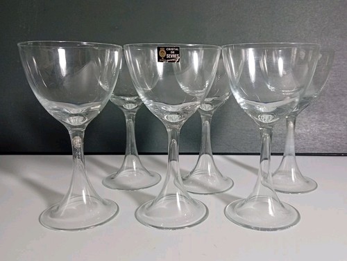 Verres vin cristal de - verres, a
