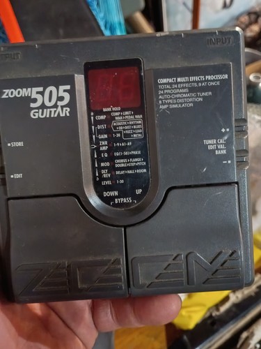 Zoom 505 guitar pedal - zoom,