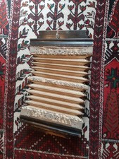 petit accordeon ancien instrument de musique en l'etat