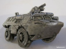 Broche char half track militaire neuve