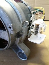 Moteur d'entraînement de