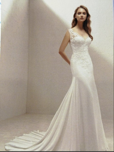 Classic beach wedding dress - classic,