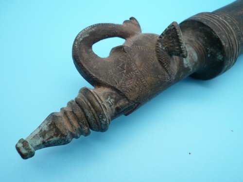 Inde ancienne pompe en - /,