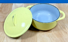 Ancienne cocotte en fonte jaune Le Creuset Diamètre 12 cm Vintage