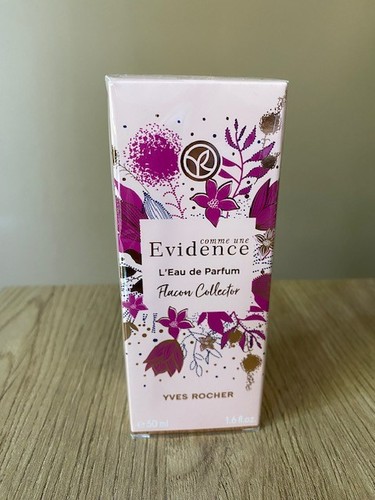 Eau parfum comme - parfum, une
